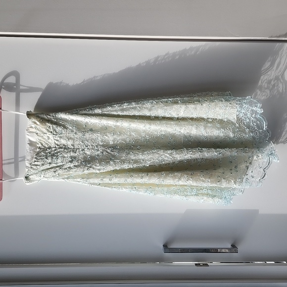 Handmade Beaded Lace Strapless Sequin Scalloped Hem Dress - Picture 6 of 8